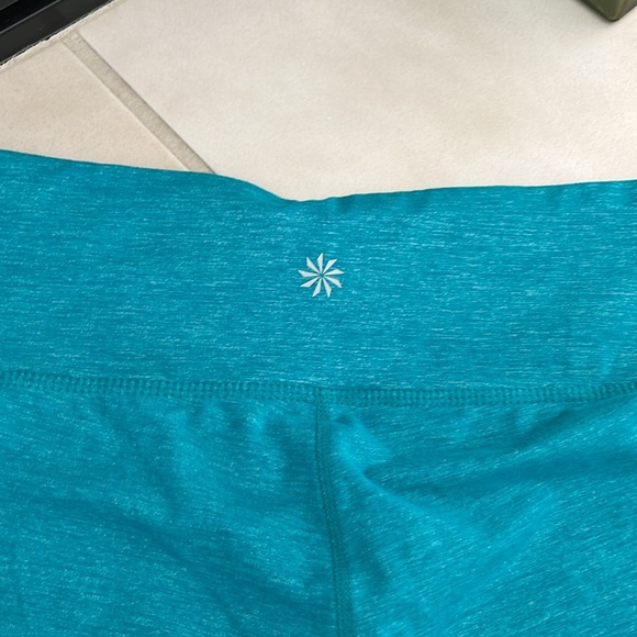 Athleta crpped leggings - Picture 7 of 7
